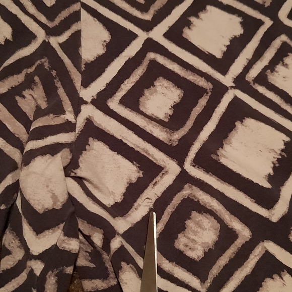 Geometric Black white Aerie leggings - Picture 6 of 7